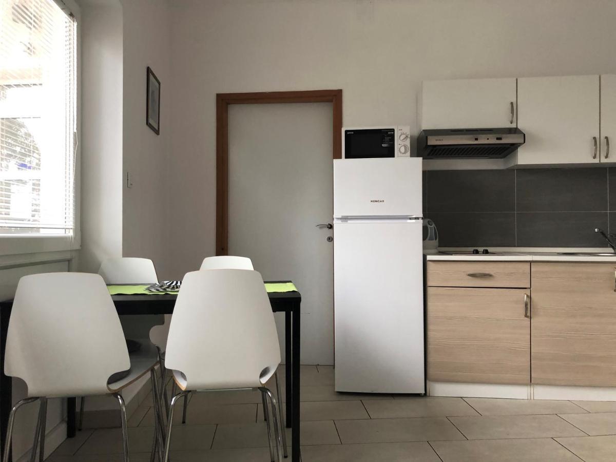 Apartmani I Sobe Ivancic1 Novi Vinodolski Bagian luar foto