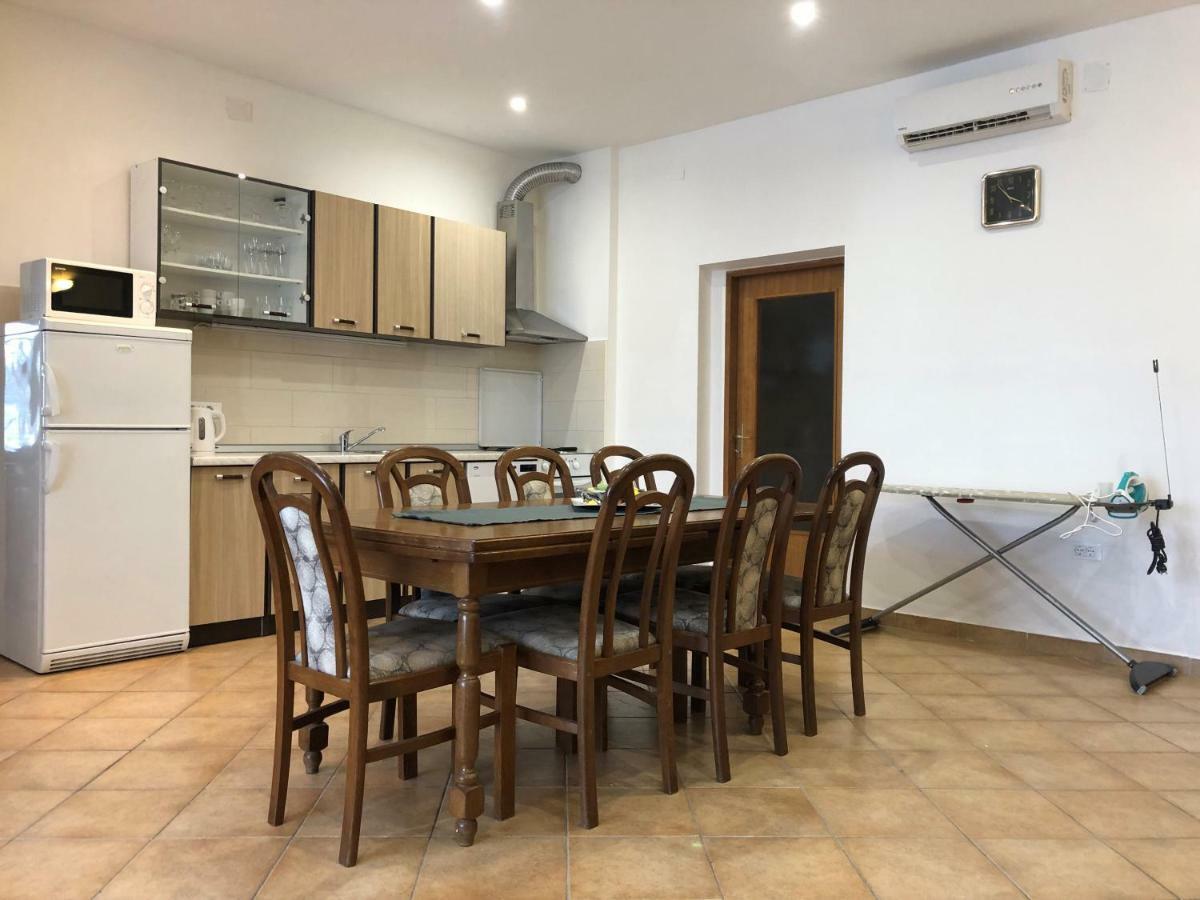Apartmani I Sobe Ivancic1 Novi Vinodolski Bagian luar foto